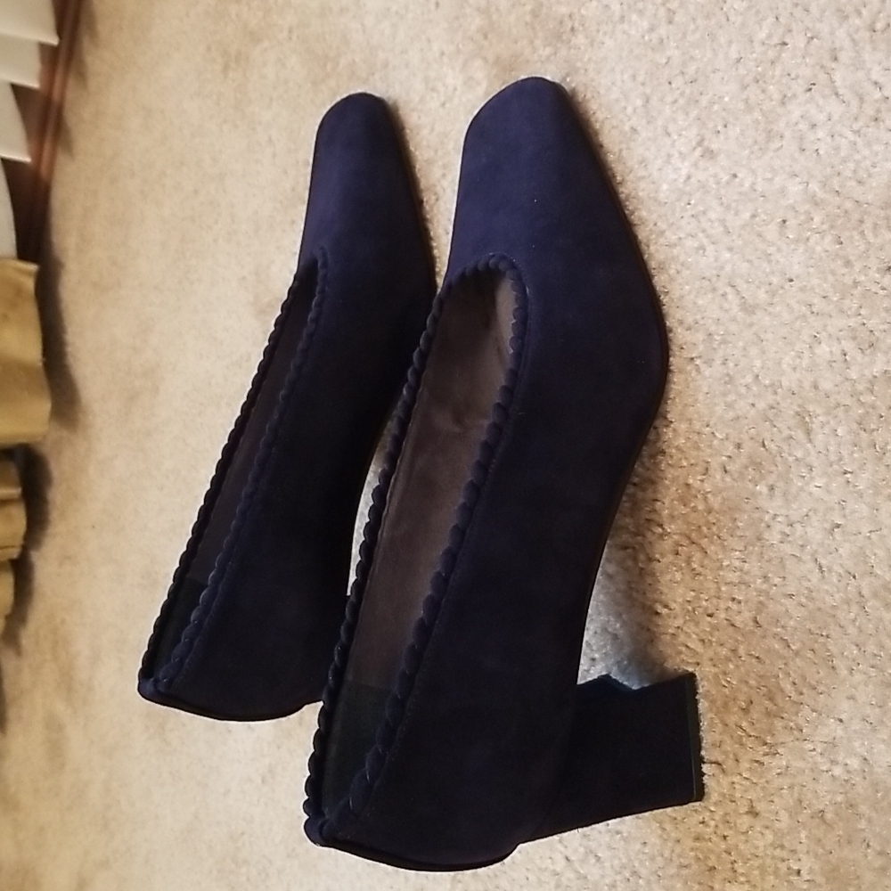 Stuart Weitzman Suede Heels - Picture 13 of 13